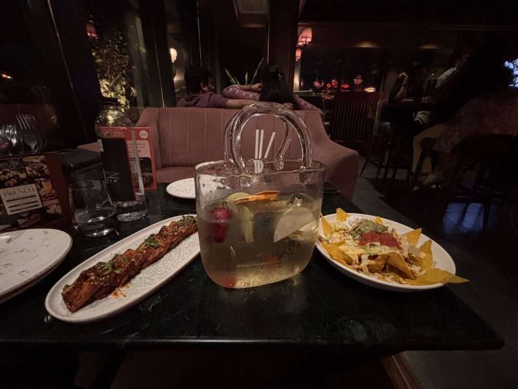 Mitron Thane - Cocktails and food